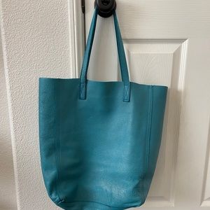Cuyana Tall Tote in Petrol